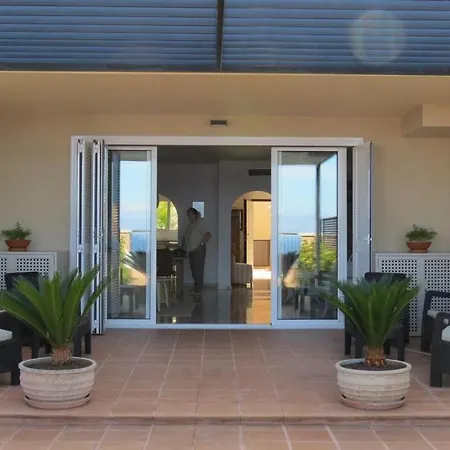 度假居 Luxury House With 3 Bedrooms, Sea Wiew And Swimming Pool In A Quiet 圣地亚哥港