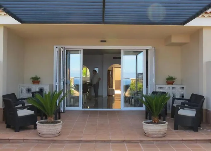 度假居 Luxury House With 3 Bedrooms, Sea Wiew And Swimming Pool In A Quiet 圣地亚哥港
